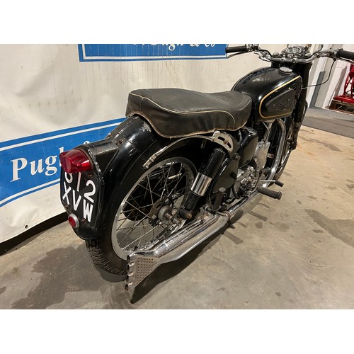 898 - Velocette Mac, 350cc, 1959.
Engine No. Mac 23854
Runs and rides but needs a battery and light recomm... 