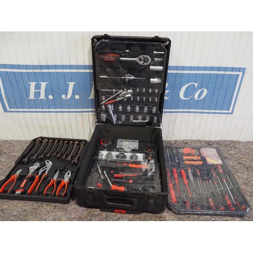 723 - Munich tools portable tool set NOS