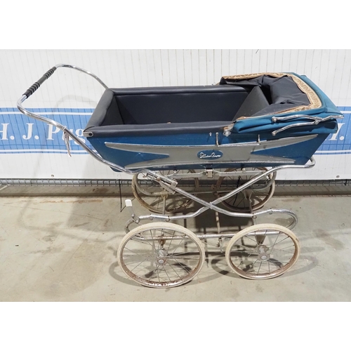 732 - Silver Cross pram