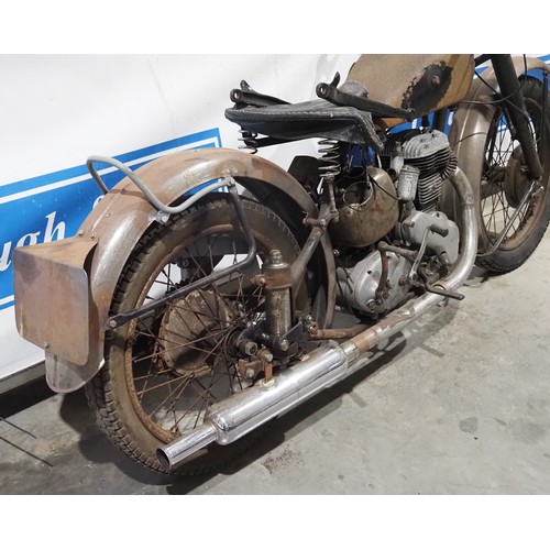 896 - Ariel VB600 motorcycle project. 1952, with 1954 engine.
Engine no. PE256 
Engine turns over. Anstey ... 