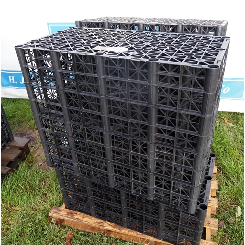 125 - Polystorm lite drainage crates- 6