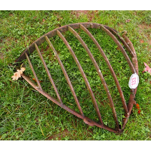 133 - Cast iron hay rack