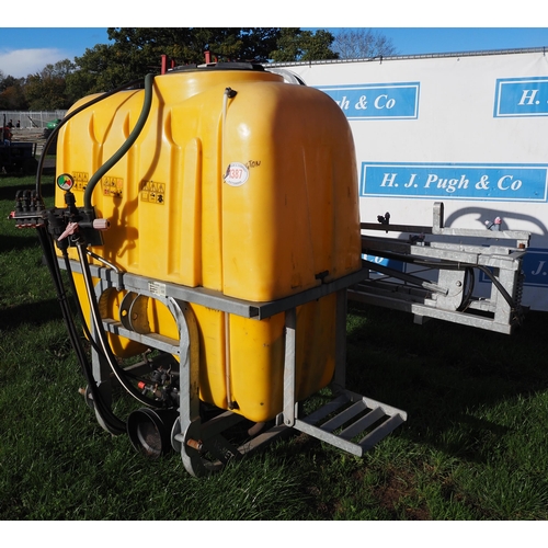 1387 - 1000L Zagroda sprayer