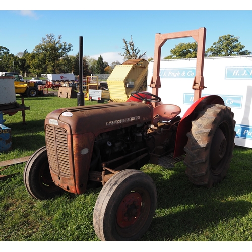 1400 - Ferguson 35 tractor. Runs and drives. Serial no. SDF 89513. V5 available