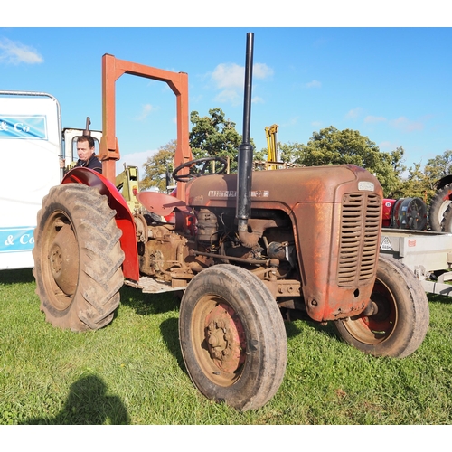 1400 - Ferguson 35 tractor. Runs and drives. Serial no. SDF 89513. V5 available