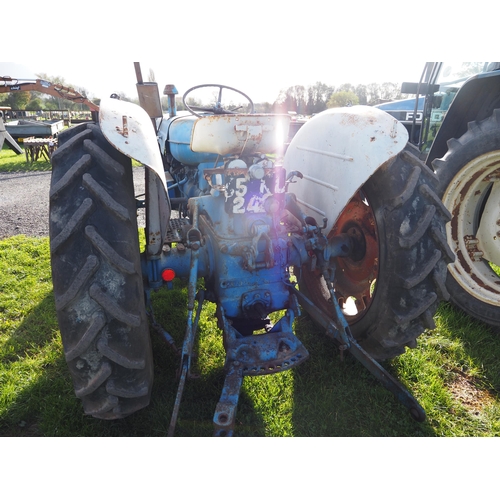 1407 - Fordson Power Major tractor. Runs and drives