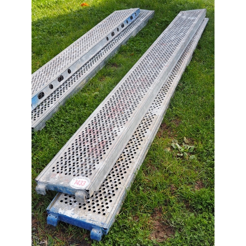 1433 - 10ft Scaffold planks -2