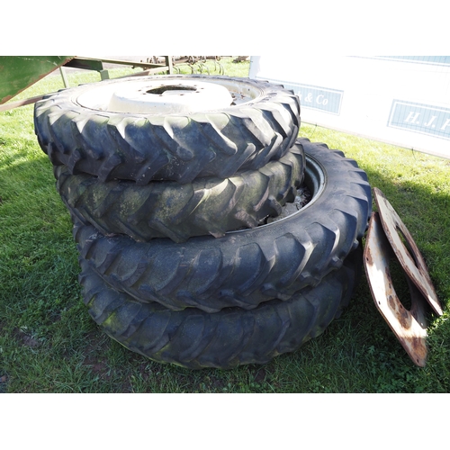 1456 - Row crop wheels and tyres 13.6 R48 and 11.2 R36