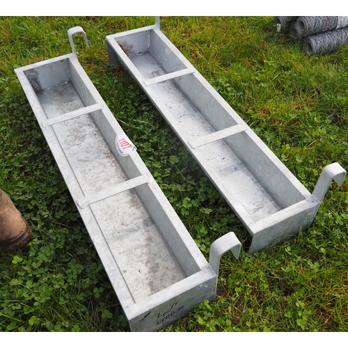 1107 - 4ft Hook on troughs- 2