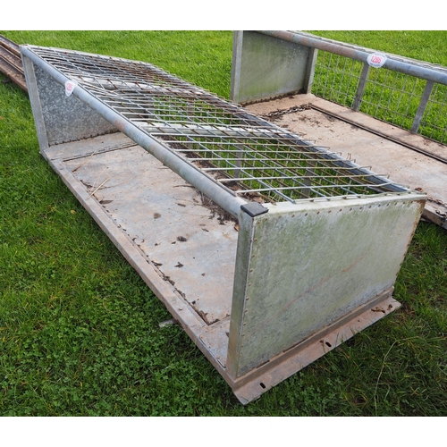 1285 - 7ft Galvanised hay rack