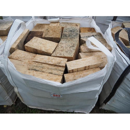 883 - Bag of oak offcuts