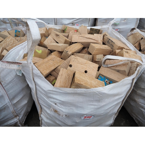 898 - Bag of split oak offcuts