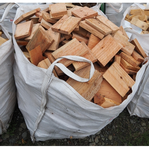 911 - Bag of softwood offcuts