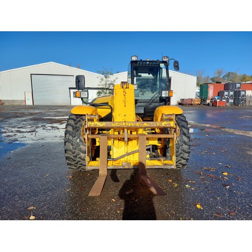 1422A - JCB 530-70 Loader. Runs and drives. Been in regular use. 7800 Hours showing. Reg P557 MKO.