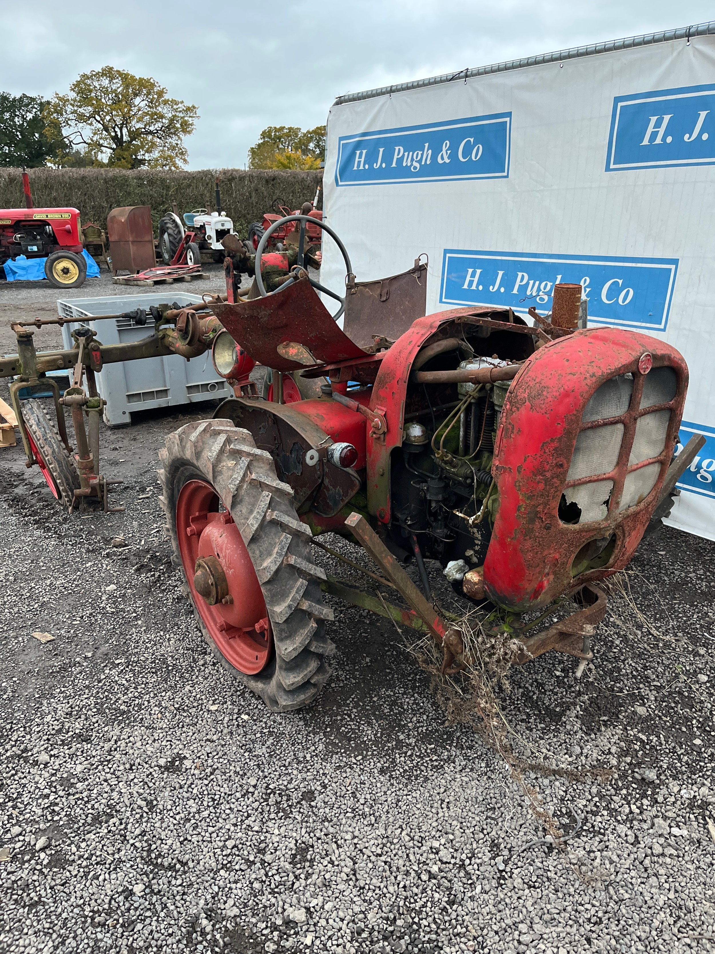 David Brown 2D tractor. Deceased estate. Good restoration project.