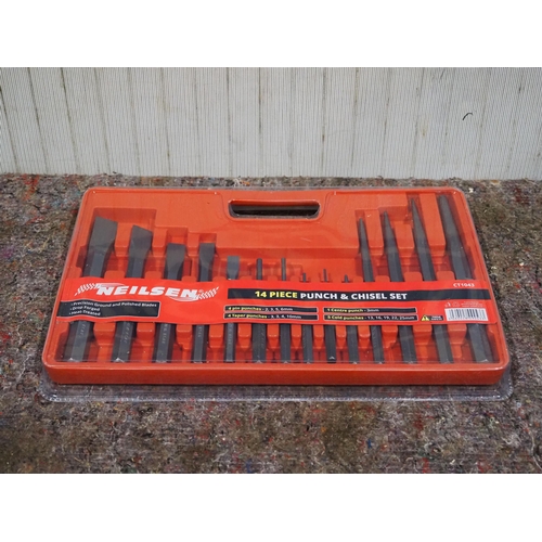 1724 - 14 Piece punch and chisel set