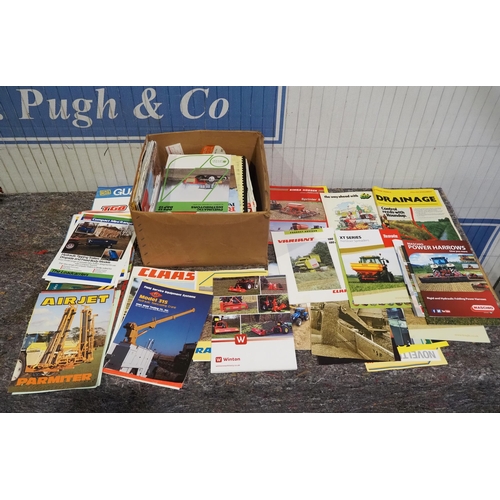 836 - Box of several 100 tractor & implement brochures