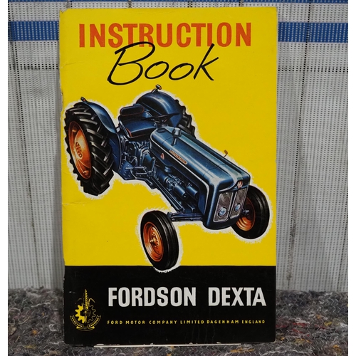 863 - Fordson Dexta instruction book