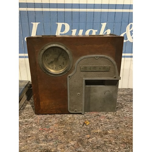 982 - Vintage Betar clocking in machine