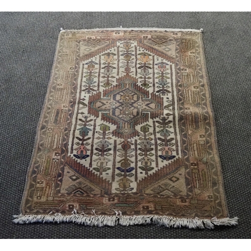 147 - Persian style wool rug 49