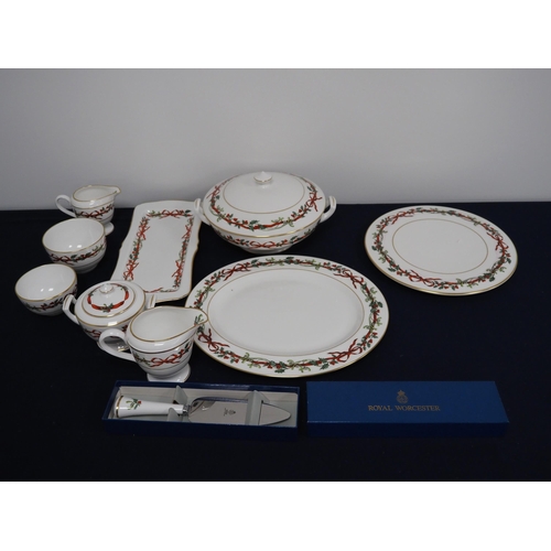 150 - Royal Worcester Holly Ribbons tea china