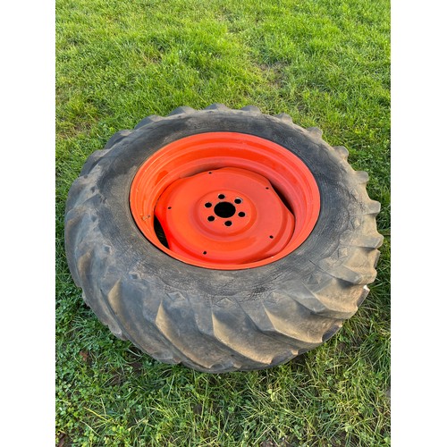 433 - Fordson Major rear wheel and tyre -14.36
