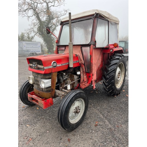 101 - Massey Ferguson 135 tractor, 1975. Showing 3748 hours. New Goodyear tyres. PUH. Front weight frame. ... 