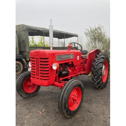 157 - International B-275 tractor. New front and rear tyres, starts and runs. No documents