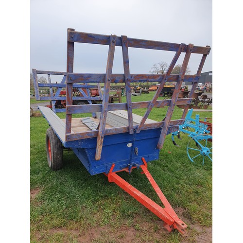 36 - Barrett & Son single axle farm cart c/w dripples
