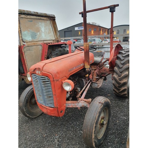 113 - Massey Ferguson 35 tractor. Runs and drives.