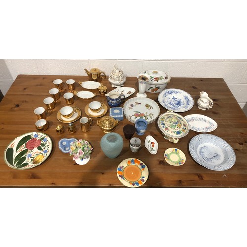 160 - Large quantity of assorted china to include Royal Doulton, Royal Worcester and Wedgwood