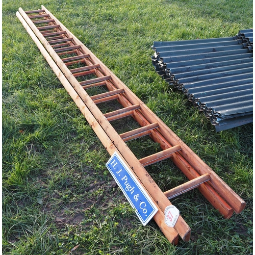 37 - Wooden ladders - 2