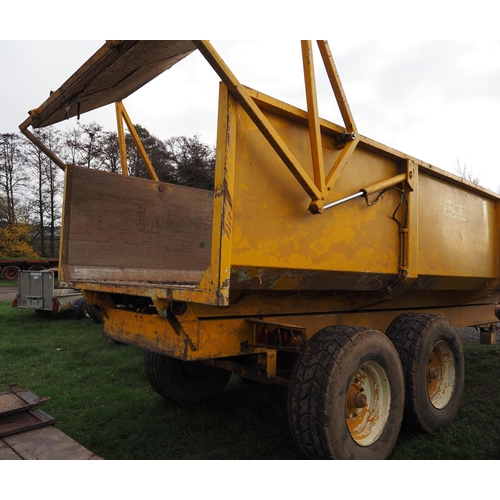 983 - ECE tandem axle, 14 ton trailer, hydraulic tail gate