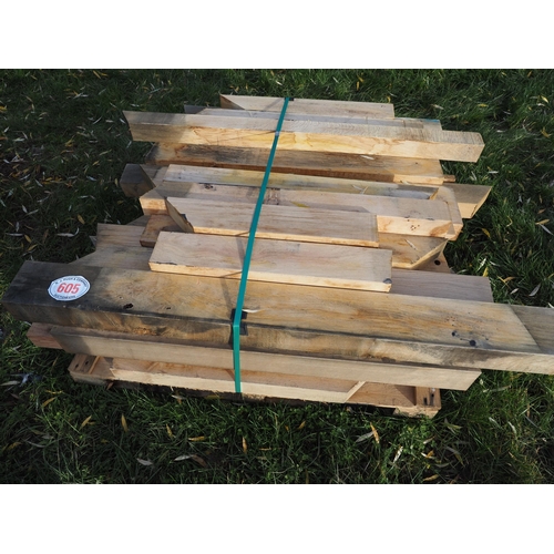 605 - Pallet of mixed oak small beams