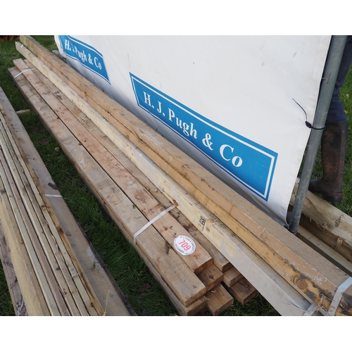 709 - Quantity of average 4.2m x 4 x 2 length mixed timber