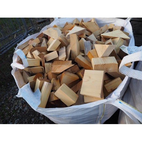 740 - Bag of softwood offcuts