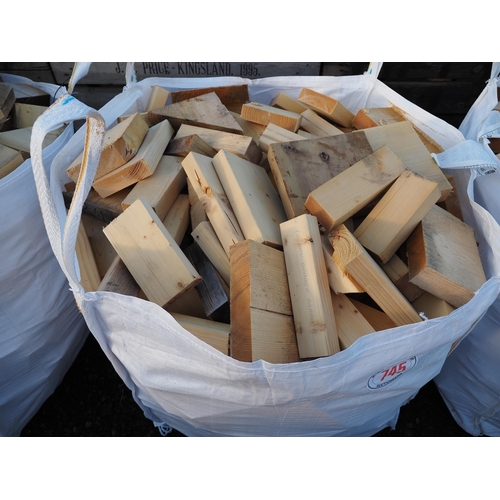 745 - Bag of softwood offcuts