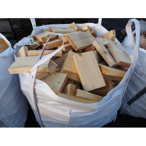 746 - Bag of softwood offcuts