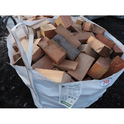748 - Bag of softwood offcuts