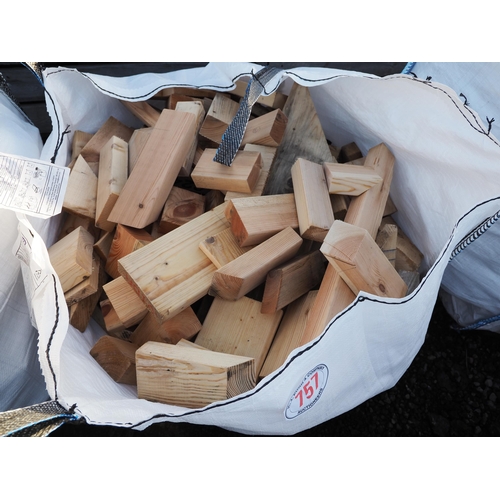 757 - Bag of softwood offcuts