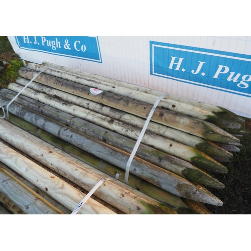 801 - Round fencing stakes 6' 3½