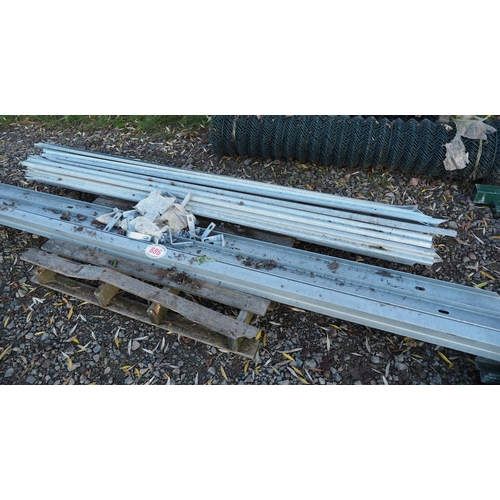 886 - Quantity of galvanised palisade posts & up rights