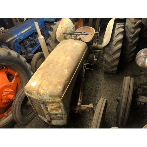 1029 - Ferguson 20 Petrol/TVO tractor. Runs.