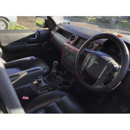 1200 - Land Rover Discovery 3 TDV6. Runs and drives. 190000 miles. MOT. Reg. AV05 WND. V5 and keys in offic... 