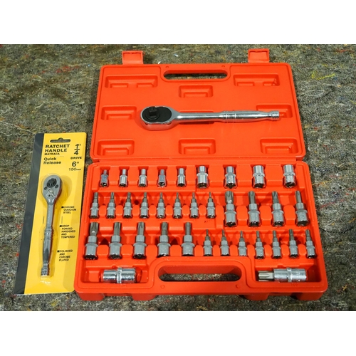 1262 - 35 Piece star bit socket set and 2 ratchets