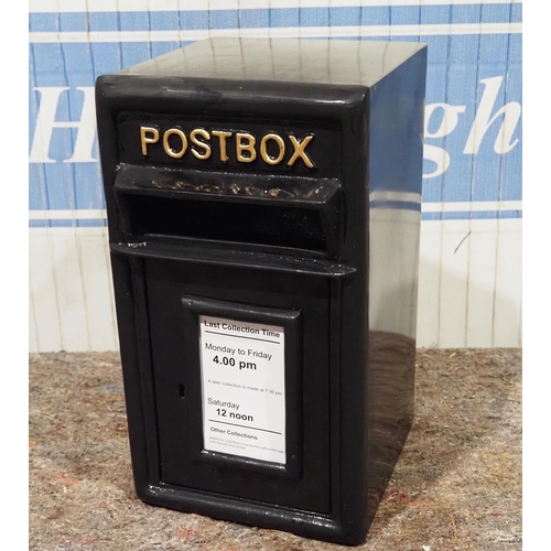 1263 - Black postbox 17