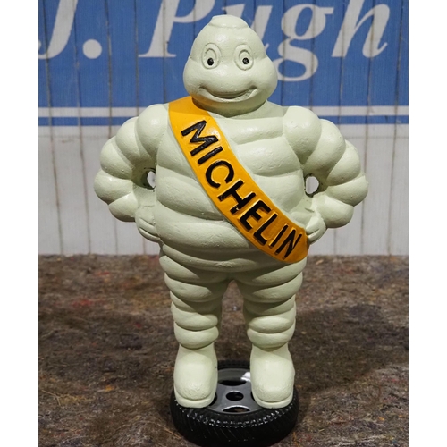 1264 - Cast iron Michelin Man 15