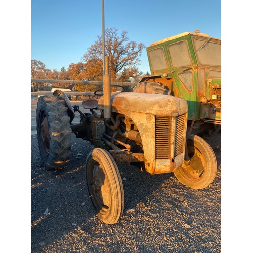 1029 - Ferguson 20 Petrol/TVO tractor. Runs.