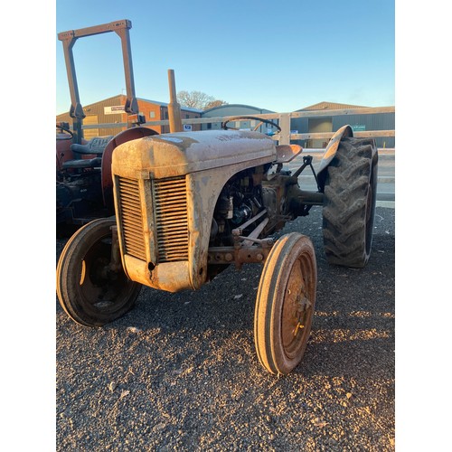 1029 - Ferguson 20 Petrol/TVO tractor. Runs.