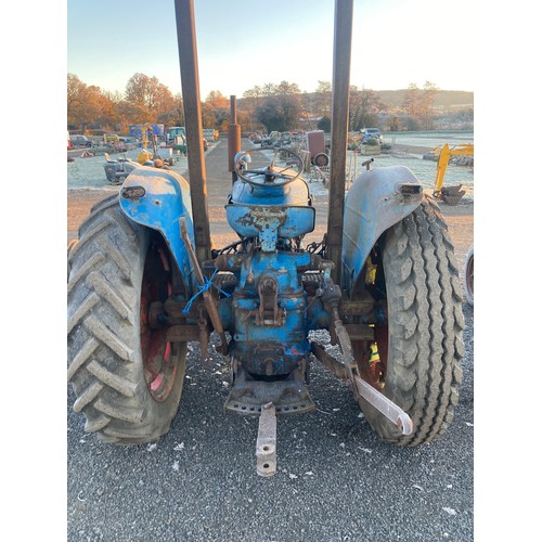 1027 - Fordson Super Major tractor. Good running order.